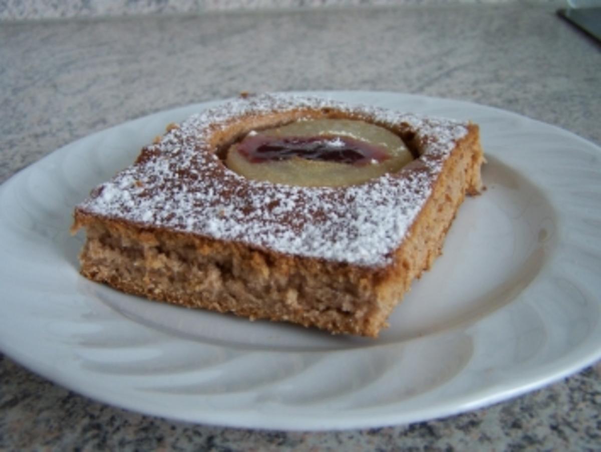 Preiselbeerkuchen mit Birnen - Rezept