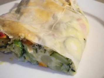 Rezept: Pikantes Gebäck: Gemüsestrudel Bild Nr. 2 Pikantes Gebäck: Gemüsestrudel - Rezept - Bild Nr. 2
