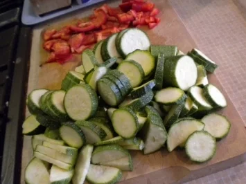 Rezept: Pikantes Gebäck: Gemüsestrudel Bild Nr. 3 Pikantes Gebäck: Gemüsestrudel - Rezept - Bild Nr. 3