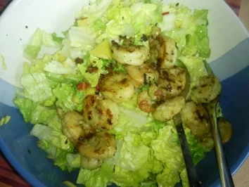 Rezept: Sommersalat mit Mango und Garnelen Sommersalat mit Mango und Garnelen - Rezept