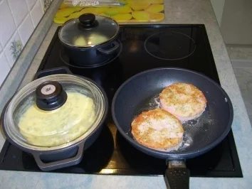 Rezept: Kräuterjägerschnitzel mit Thymiankohlrabi Bild Nr. 4 Kräuterjägerschnitzel mit Thymiankohlrabi - Rezept - Bild Nr. 4