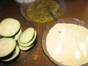 Rezept: Auberginentaler mit Paprika-Bratkartoffeln Bild Nr. 3 Auberginentaler mit Paprika-Bratkartoffeln - Rezept - Bild Nr. 3