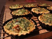 Rezept: Kรคse - Tarteletts mit Spinat Kรคse - Tarteletts mit Spinat - Rezept