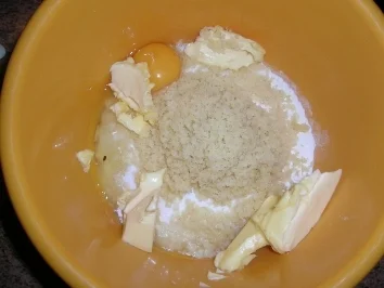 Italienischer Zwetschgenkuchen - siehe Fotos - auch ein Nicht-sogerne-Bäcker fabriziert mal was - Rezept - Bild Nr. 3