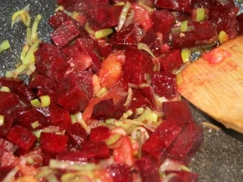 Fisch: Edelfisch auf Blattspinat mit Rote-Bete-Schaum - Rezept - Bild Nr. 4