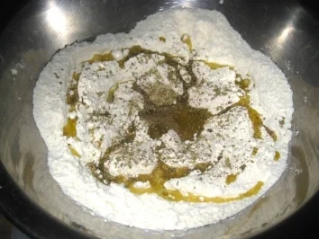 Rezept: Blech Pizza einfach & sehr lecker Bild Nr. 2 Blech Pizza einfach & sehr lecker - Rezept - Bild Nr. 2