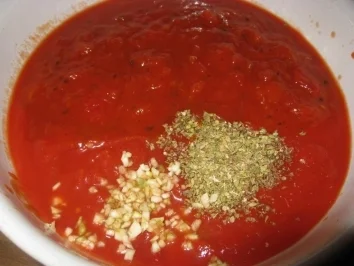 Rezept: Blech Pizza einfach & sehr lecker Bild Nr. 6 Blech Pizza einfach & sehr lecker - Rezept - Bild Nr. 6