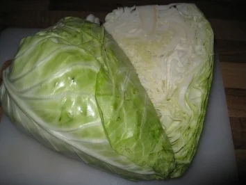 Rezept: Frische Bratwurst auf Spitzkohl in Rahm & Salzkartoffel Bild Nr. 2 Frische Bratwurst auf Spitzkohl in Rahm & Salzkartoffel - Rezept - Bild Nr. 2