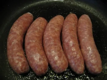 Rezept: Frische Bratwurst auf Spitzkohl in Rahm & Salzkartoffel Bild Nr. 8 Frische Bratwurst auf Spitzkohl in Rahm & Salzkartoffel - Rezept - Bild Nr. 8