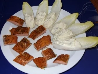 Geräucherte Lachsspitzen mit Peperoni-Quark-Dipp - Rezept - Bild Nr. 7