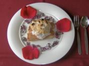 Grazie - Gratiniertes Erdbeereis mit kandierten Rosenblättern - Rezept