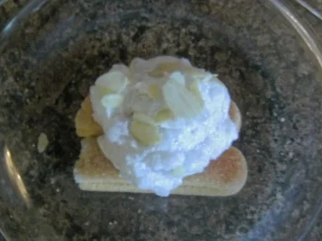 Rezept: Grazie - Gratiniertes Erdbeereis mit kandierten Rosenblättern Bild Nr. 4 Grazie - Gratiniertes Erdbeereis mit kandierten Rosenblättern - Rezept - Bild Nr. 4