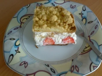 ** Kuchen & Co. ** Prosecco - Erdbeerschnittchen mit Streusel - Rezept