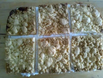 ** Kuchen & Co. ** Prosecco - Erdbeerschnittchen mit Streusel - Rezept - Bild Nr. 5