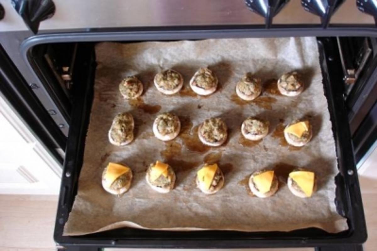 Nussig gefüllte Champignonköpfe - Rezept - Bild Nr. 3