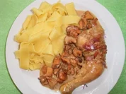 Hähnchenkeulen mit Pfifferlingen Dida's Art - Rezept