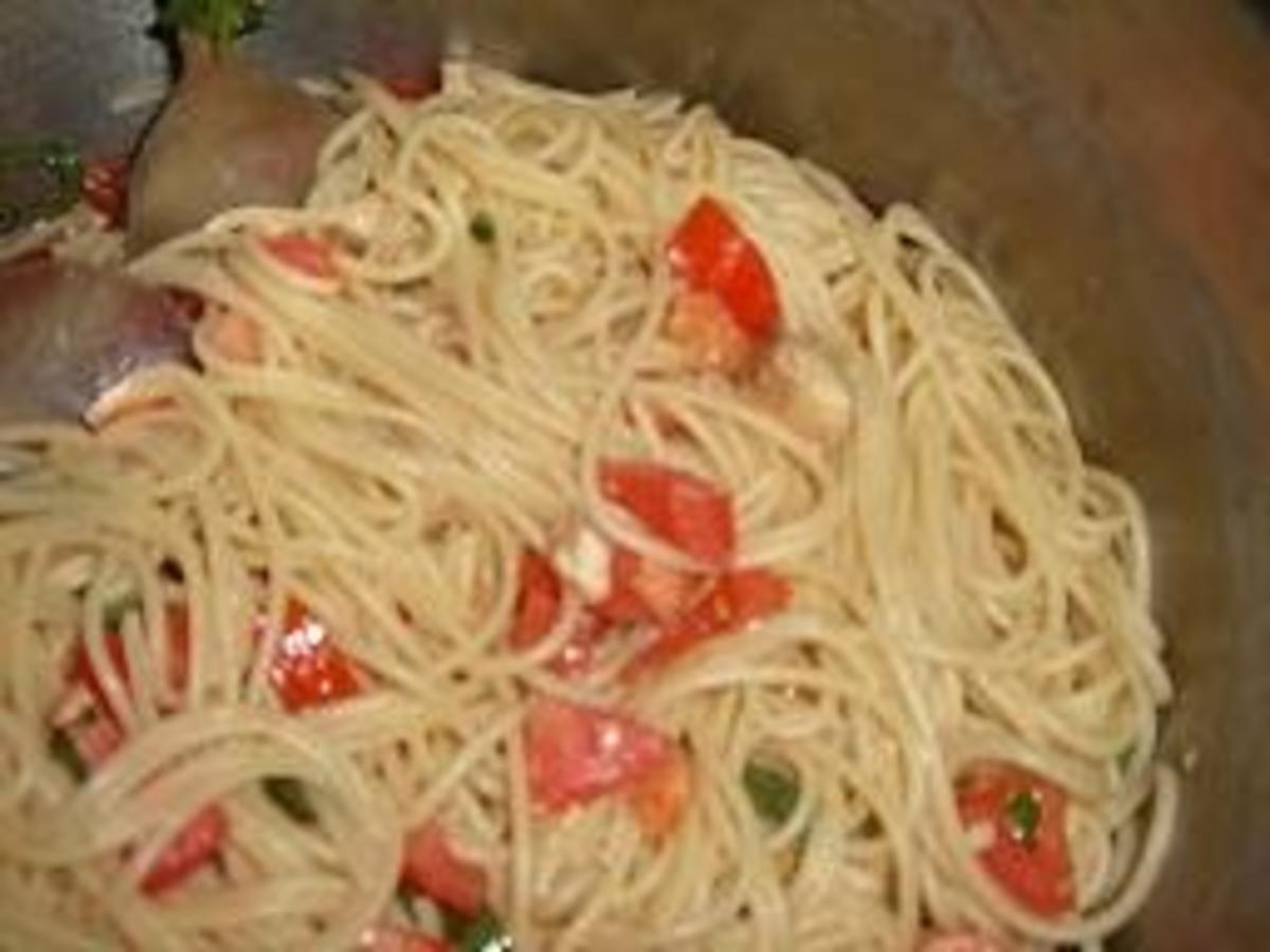 Bilder für Spaghetti mit Mozzarella - Rezept