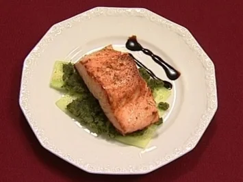 Rezept: Honigglasierter Lachs auf grünem Bett (Andreas Elsholz) Honigglasierter Lachs auf grünem Bett (Andreas Elsholz) - Rezept