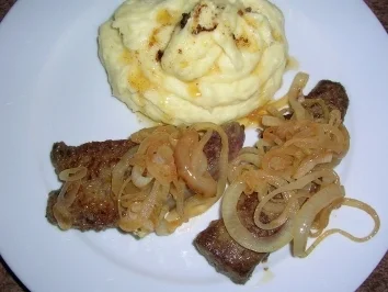 Rezept: Leber mit Kartoffelpü - auf Wunsch eines einzelnen Herrn - Leber mit Kartoffelpü - auf Wunsch eines einzelnen Herrn - - Rezept