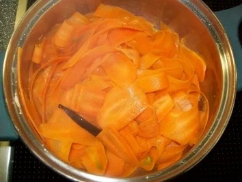 Lotte & Jakobsmuschel an Vanille-Karotten-Nudeln mit Mandelreis - Rezept - Bild Nr. 4