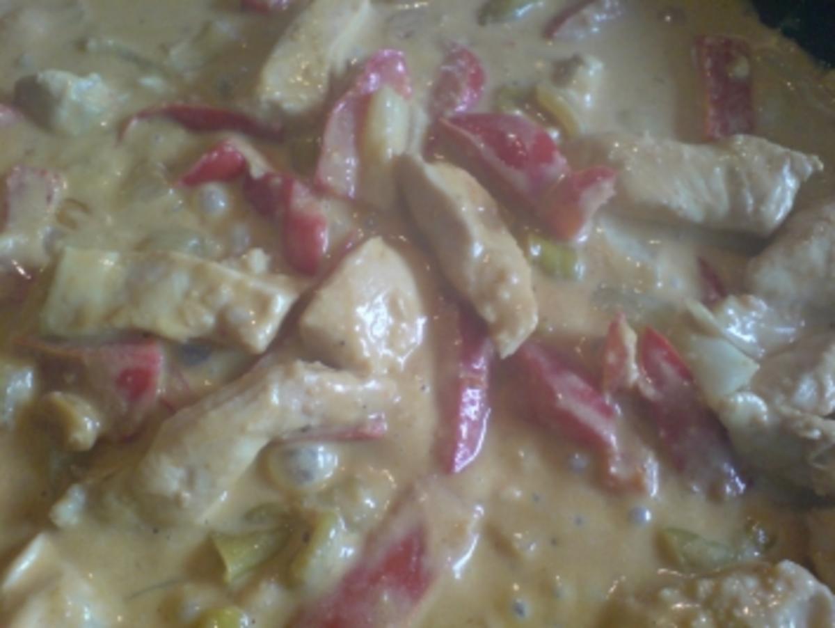 Hühnchen in fruchtiger Erdnuss-Curry-Soße - Rezept - Bild Nr. 3
