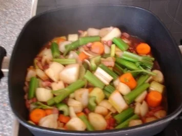 Rezept: Rinderschmorbraten mit Rotweinsauce Bild Nr. 3 Rinderschmorbraten mit Rotweinsauce - Rezept - Bild Nr. 3