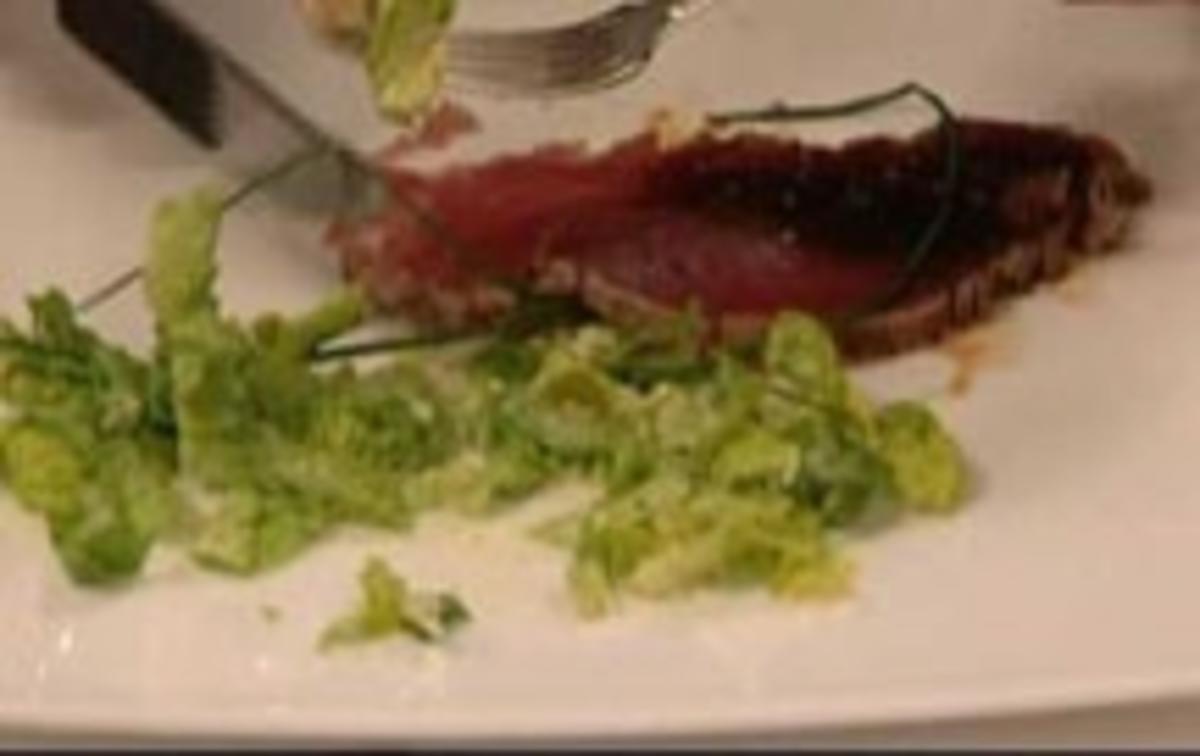 Geschwärzter Tunfisch auf Salat - Rezept