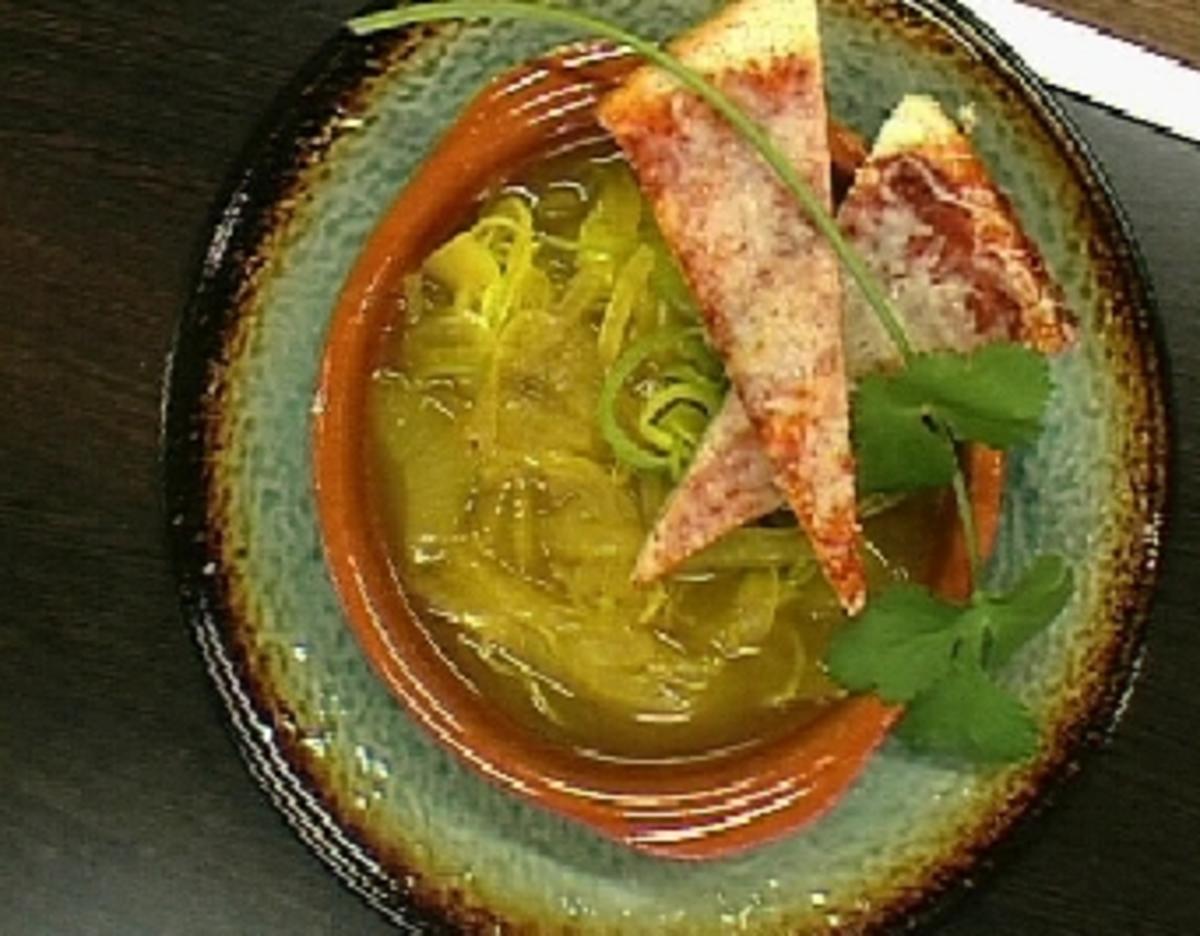 Grüne Zwiebelsuppe mit Curry und Käsetoast - Rezept