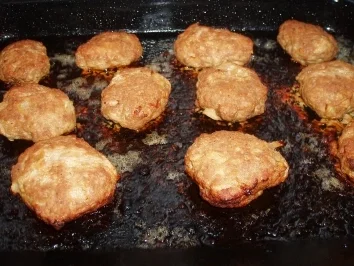 Fleischpflanzerl vom Blech - Rezept