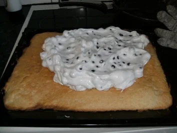 Rezept: Baiser-Heidelbeerkuchen* vom Blech Bild Nr. 2 Baiser-Heidelbeerkuchen* vom Blech - Rezept - Bild Nr. 2