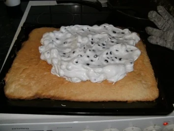 Rezept: Baiser-Heidelbeerkuchen* vom Blech Bild Nr. 3 Baiser-Heidelbeerkuchen* vom Blech - Rezept - Bild Nr. 3