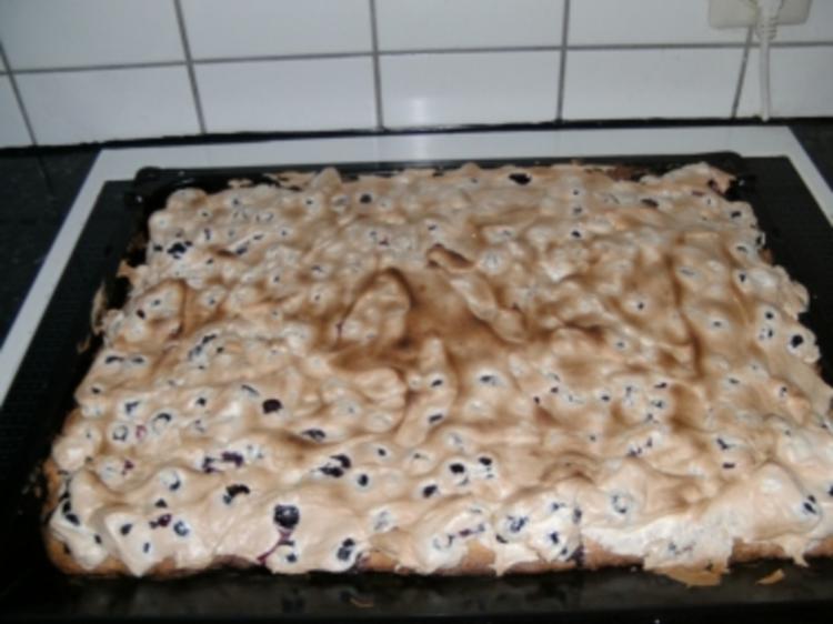 Baiser Heidelbeerkuchen* vom Blech - schnell &amp; einfach - 275 kcal/100g
