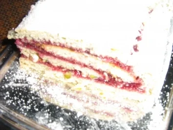 Rote-Grütze Biskuitrolle - Rezept