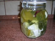 Schafskäse eingelegt mit Kräutern, Knoblauch und Olivenöl (Fotos) - Rezept