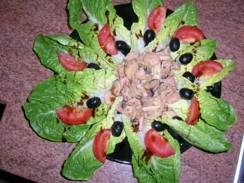 Meeresgetiersalat - blitzschnell zubereitet - wir hatten Hunger auf was Fischiges zum Abendbrot - Rezept - Bild Nr. 2