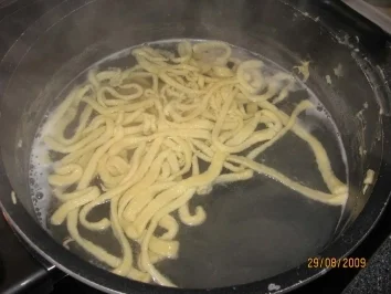 Rezept: Käsespätzle vegetarisch Bild Nr. 7 Käsespätzle vegetarisch - Rezept - Bild Nr. 7