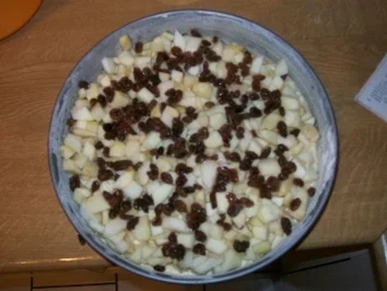 Gedeckter Apfelkuchen mit Rum-Rosinen - Rezept - Bild Nr. 2