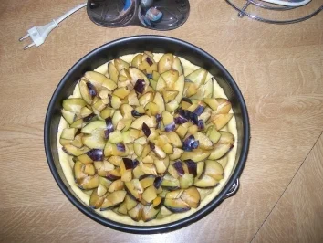 Pflaumenkuchen mit Haselnuss-Zimt-Streusel - Rezept