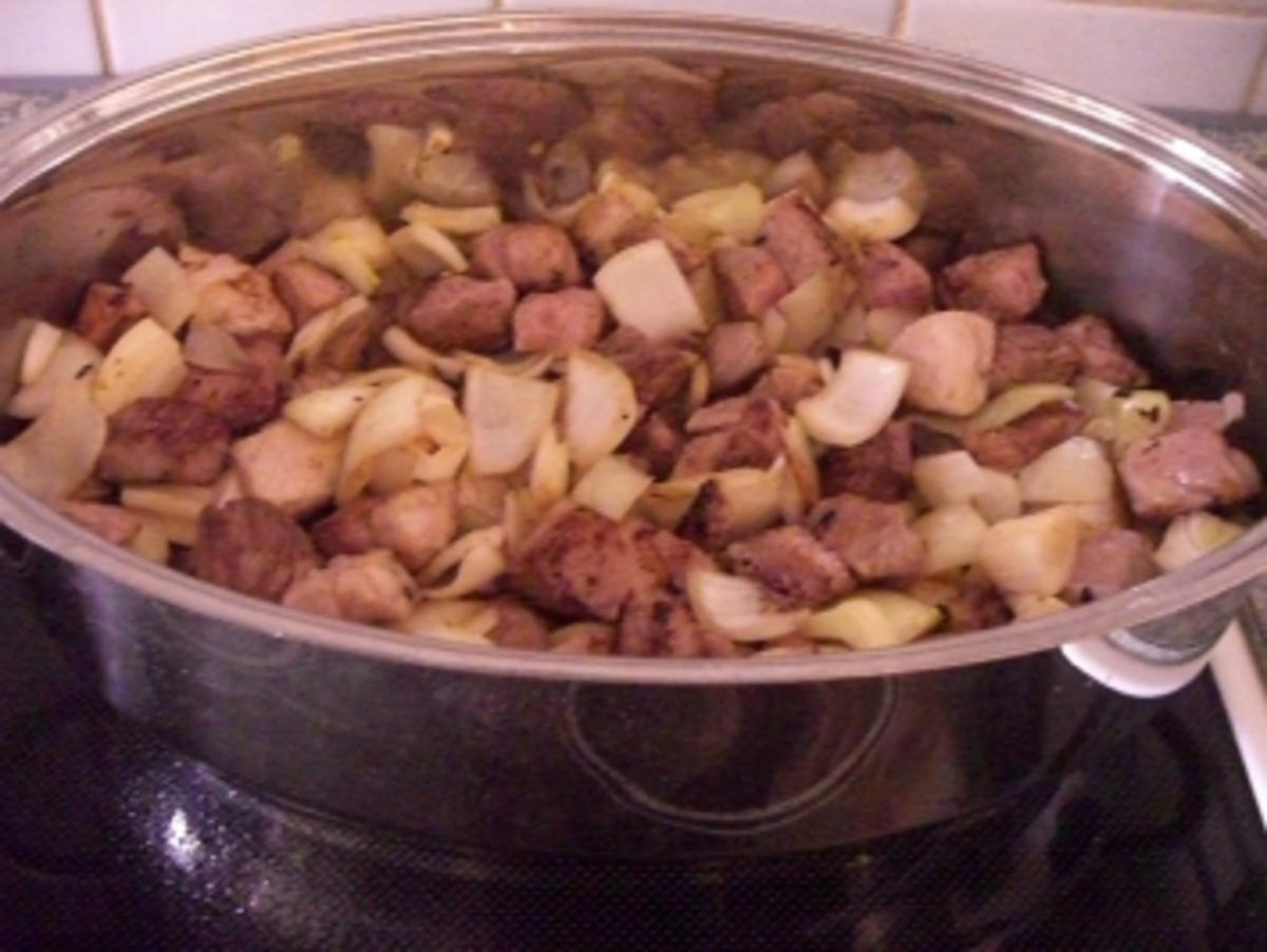 Zwiebelfleisch mit Kräutern und Oliven - Rezept - Bild Nr. 6
