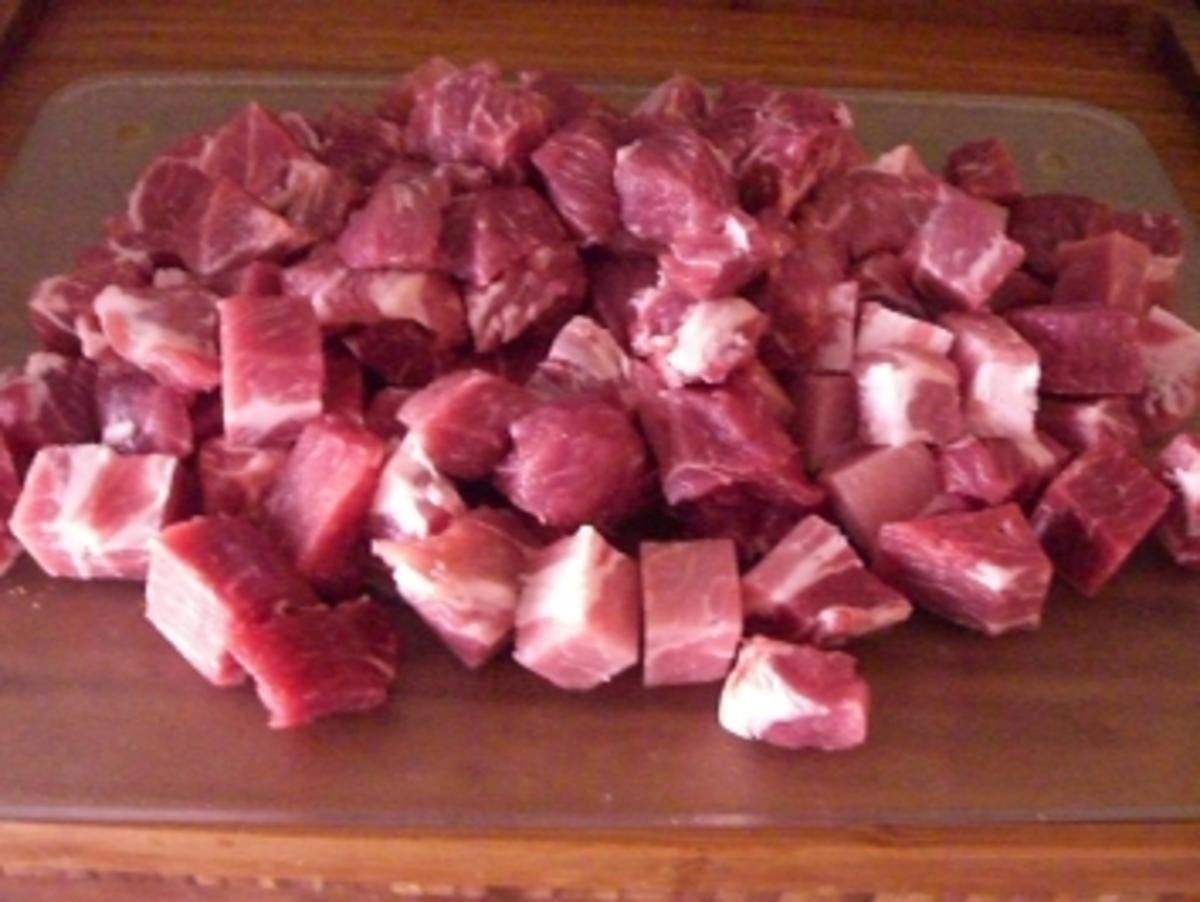 Zwiebelfleisch mit Kräutern und Oliven - Rezept - Bild Nr. 2