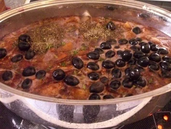 Zwiebelfleisch mit Kräutern und Oliven - Rezept - Bild Nr. 10