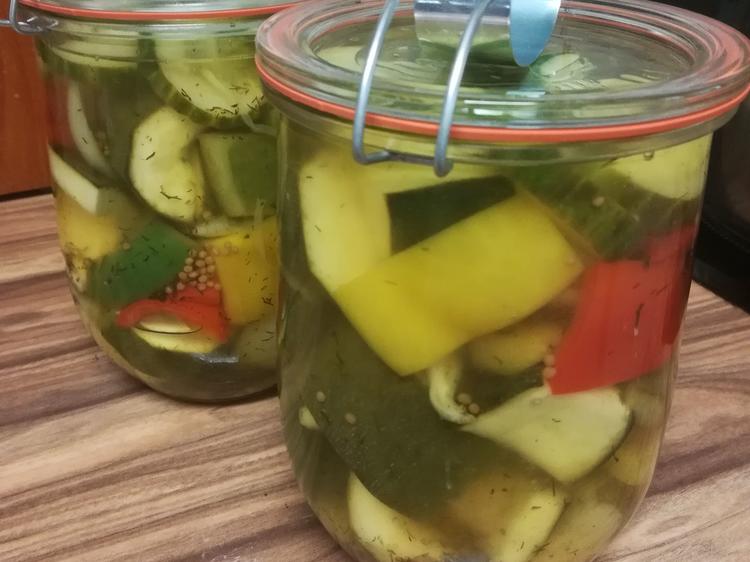 Zucchini süss/sauer eingemacht - einfach - von GinnyDe
