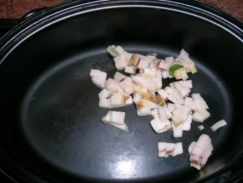 Hasenkeulen gespickt, mit gebratenen Pfifferlingen und Semmelknödel (so schmeckt es uns) - Rezept - Bild Nr. 3