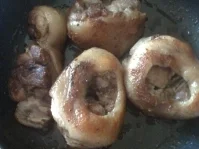 Rezept: Eisbein mit Sauerkraut und Klößen Bild Nr. 2 Eisbein mit Sauerkraut und Klößen - Rezept - Bild Nr. 2