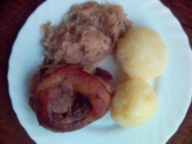 Eisbein mit Sauerkraut und Klößen - einfach - 525 kcal/100g