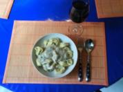 Nudeln: Tortellinis mit Spinat und Ricottta in Pfifferlingsoße - Rezept