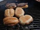 gegrillte Mettbrötchen - Rezept