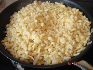 Rezept: Käsespätzle aus der Pfanne Bild Nr. 3 Käsespätzle aus der Pfanne - Rezept - Bild Nr. 3