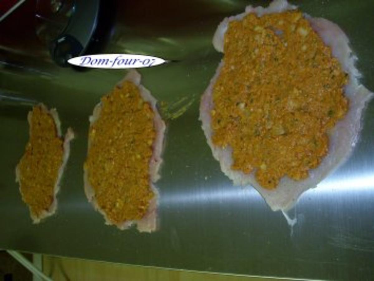 Gefüllte-Hähnchen Brustroulade  an Zwiebelweißweinsoße - Rezept - Bild Nr. 3