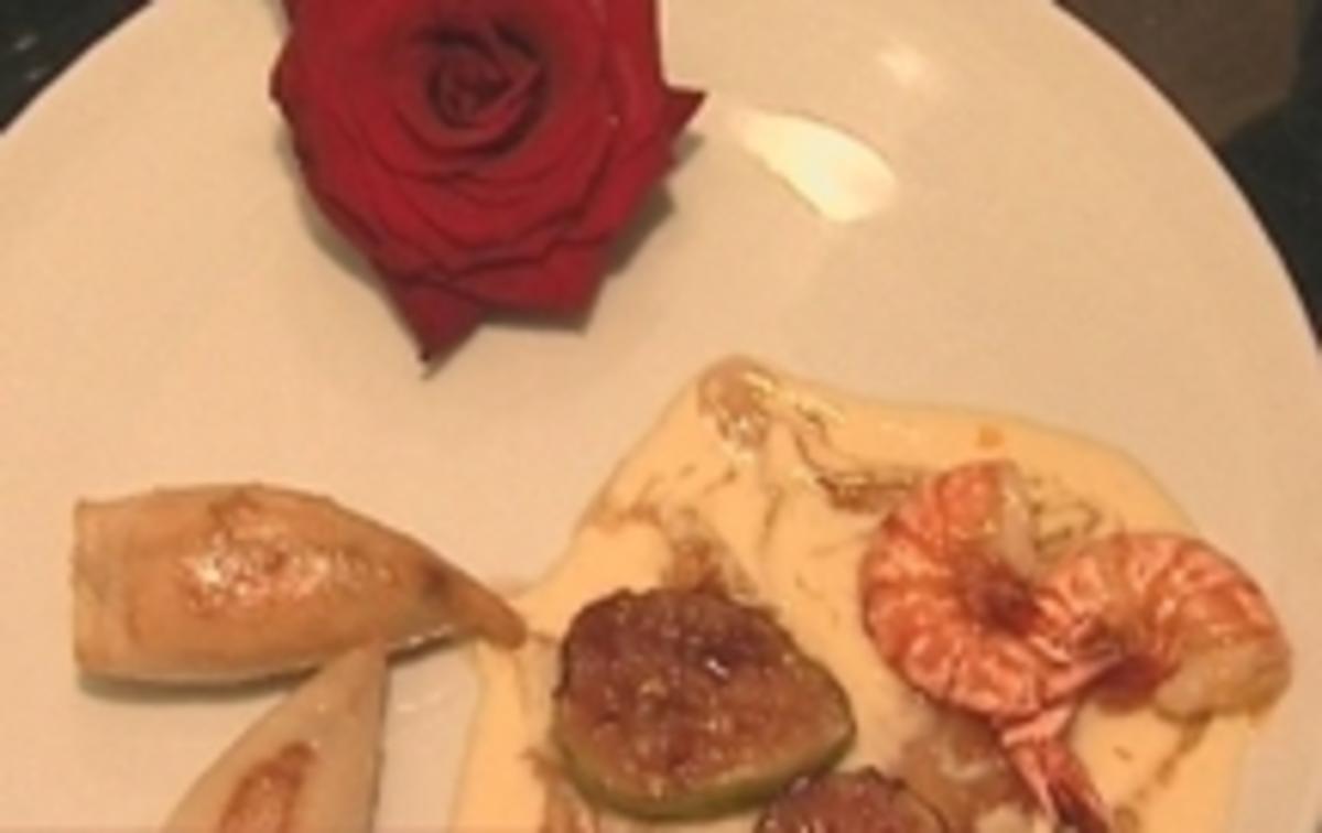"Liebeserklärung" - Gefüllte Calamari an gebratenen Feigen mit Rosenblättern - Rezept